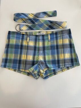 Abercrombie & Fitch • Women’s Plaid Flat-Front Shorts w/Belt • Size 10